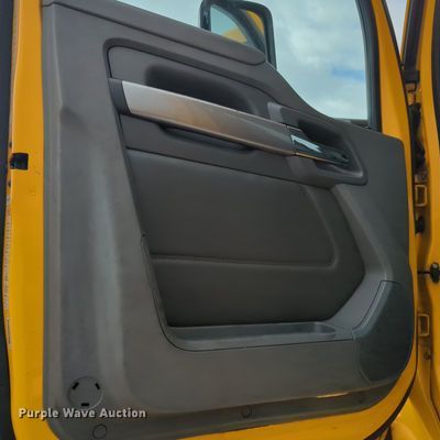 image for item OL9030 2019 Kenworth T680  semi truck