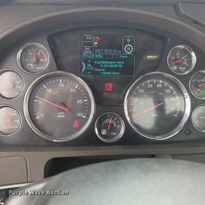 image for item OL9030 2019 Kenworth T680  semi truck