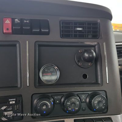 image for item OL9030 2019 Kenworth T680  semi truck