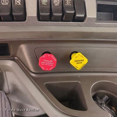 image for item OL9030 2019 Kenworth T680  semi truck