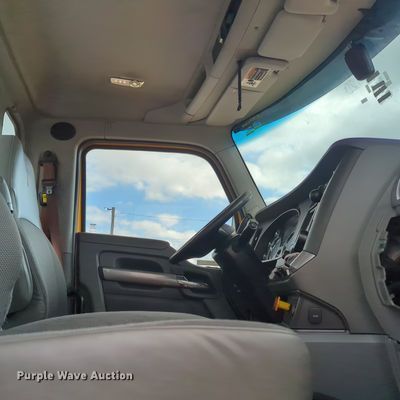 image for item OL9030 2019 Kenworth T680  semi truck