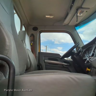 image for item OL9030 2019 Kenworth T680  semi truck