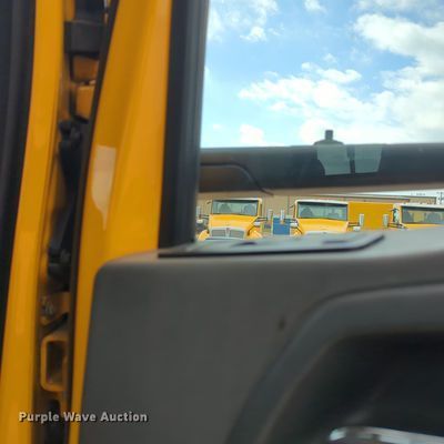 image for item OL9030 2019 Kenworth T680  semi truck