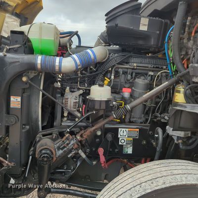 image for item OL9030 2019 Kenworth T680  semi truck