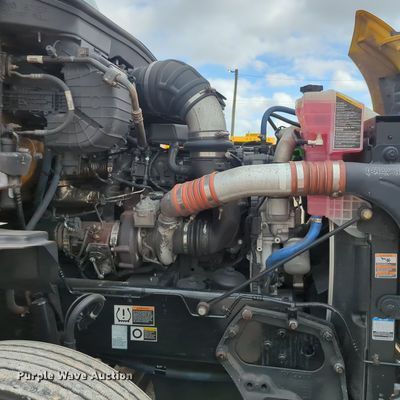 image for item OL9030 2019 Kenworth T680  semi truck