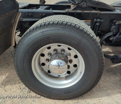 image for item OL9030 2019 Kenworth T680  semi truck