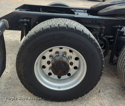 image for item OL9030 2019 Kenworth T680  semi truck