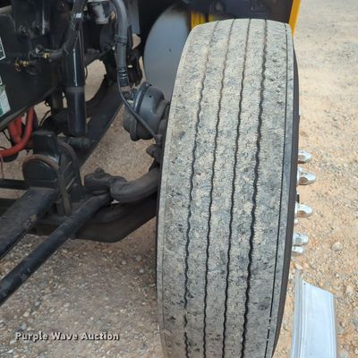 image for item OL9030 2019 Kenworth T680  semi truck