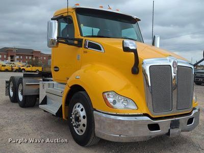 image for item OL9031 2020 Kenworth T680  semi truck