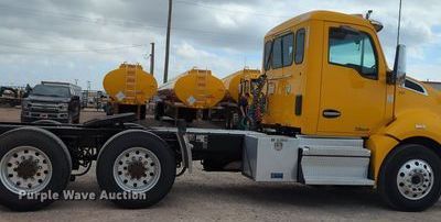 image for item OL9031 2020 Kenworth T680  semi truck