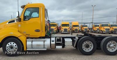 image for item OL9031 2020 Kenworth T680  semi truck