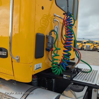 image for item OL9031 2020 Kenworth T680  semi truck