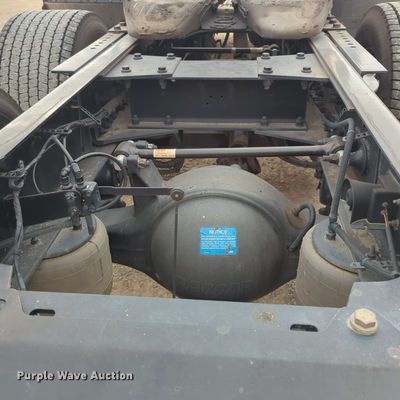 image for item OL9031 2020 Kenworth T680  semi truck