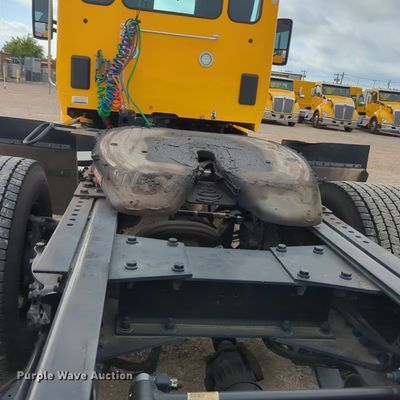 image for item OL9031 2020 Kenworth T680  semi truck