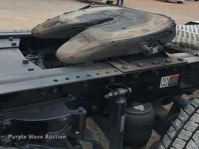 image for item OL9031 2020 Kenworth T680  semi truck