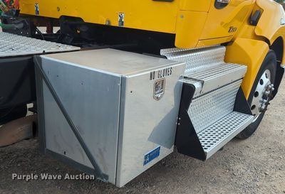 image for item OL9031 2020 Kenworth T680  semi truck