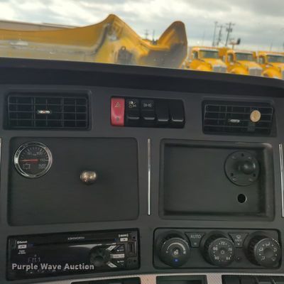 image for item OL9031 2020 Kenworth T680  semi truck