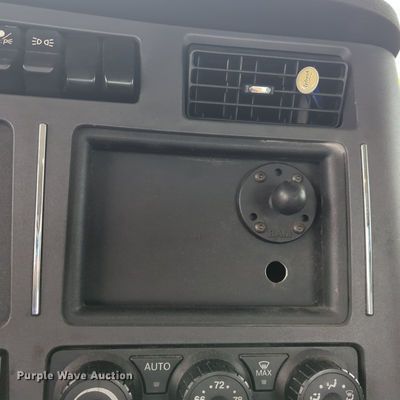 image for item OL9031 2020 Kenworth T680  semi truck