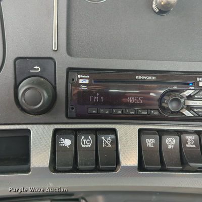 image for item OL9031 2020 Kenworth T680  semi truck