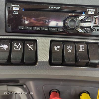 image for item OL9031 2020 Kenworth T680  semi truck