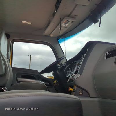 image for item OL9031 2020 Kenworth T680  semi truck