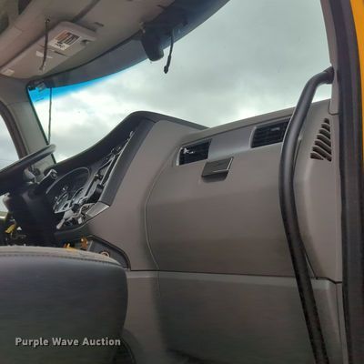 image for item OL9031 2020 Kenworth T680  semi truck