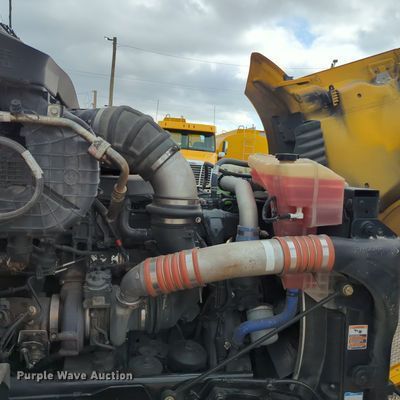 image for item OL9031 2020 Kenworth T680  semi truck