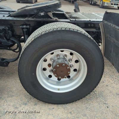 image for item OL9031 2020 Kenworth T680  semi truck