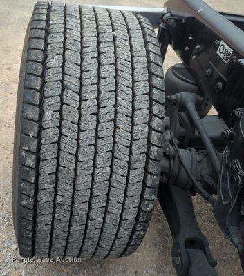 image for item OL9031 2020 Kenworth T680  semi truck