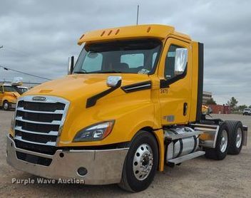 image for item OL9032 2020 Freightliner Cascadia 126  semi truck