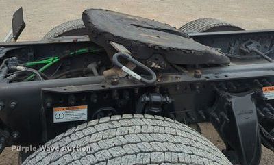 image for item OL9032 2020 Freightliner Cascadia 126  semi truck