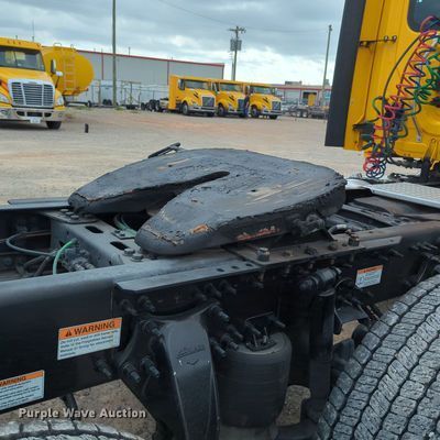 image for item OL9032 2020 Freightliner Cascadia 126  semi truck