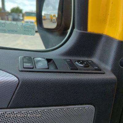 image for item OL9032 2020 Freightliner Cascadia 126  semi truck