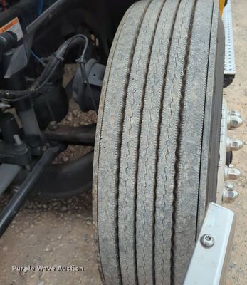 image for item OL9032 2020 Freightliner Cascadia 126  semi truck