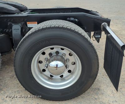 image for item OL9032 2020 Freightliner Cascadia 126  semi truck