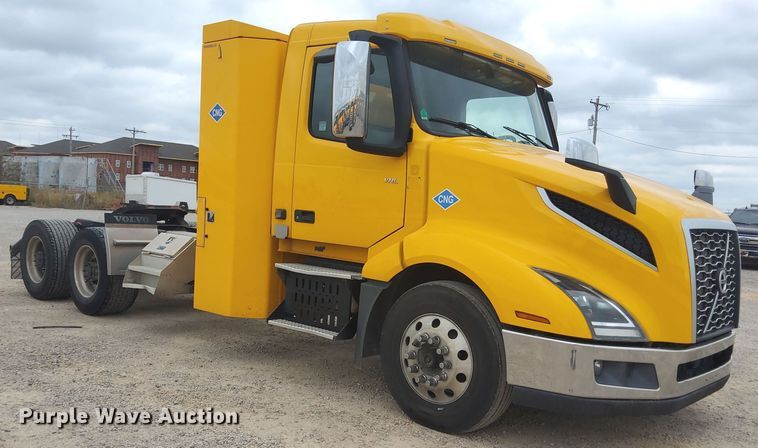 image for item OL9033 2020 Volvo VNL  semi truck