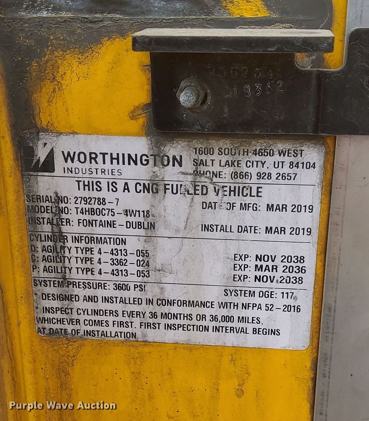 image for item OL9033 2020 Volvo VNL  semi truck