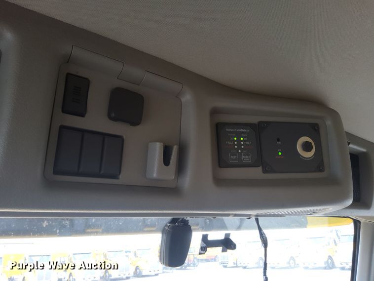 image for item OL9033 2020 Volvo VNL  semi truck