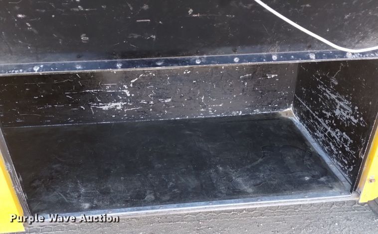 image for item DK8872 1995 Blue Bird TC2000  school bus