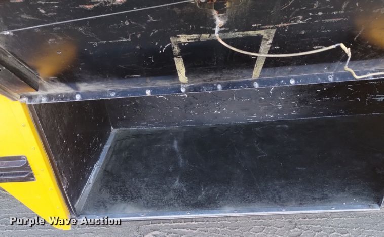 image for item DK8872 1995 Blue Bird TC2000  school bus