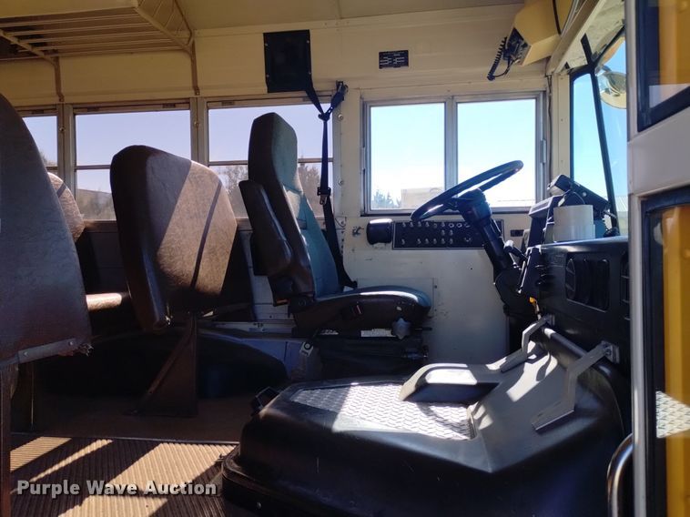 image for item DK8872 1995 Blue Bird TC2000  school bus