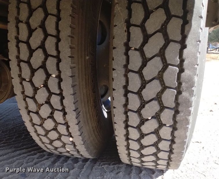 image for item DK8872 1995 Blue Bird TC2000  school bus