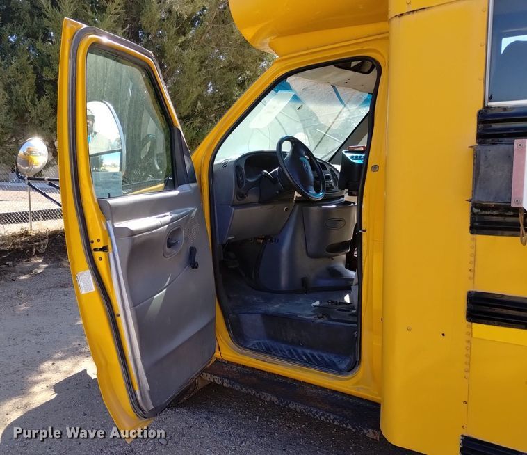 image for item DK8873 2003 Blue Bird  school bus