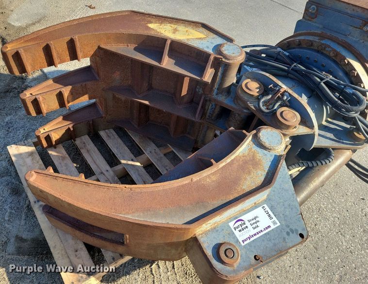 image for item DN4219 Dymax  60" W excavator grapple