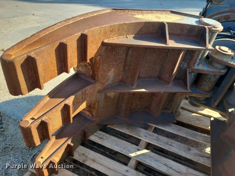 image for item DN4219 Dymax  60" W excavator grapple