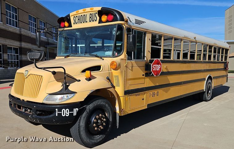 image for item DN7052 2010 IC PB10500  school bus
