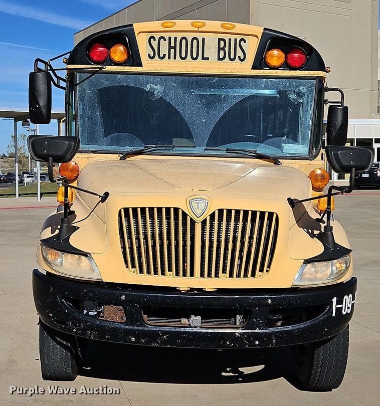 image for item DN7052 2010 IC PB10500  school bus