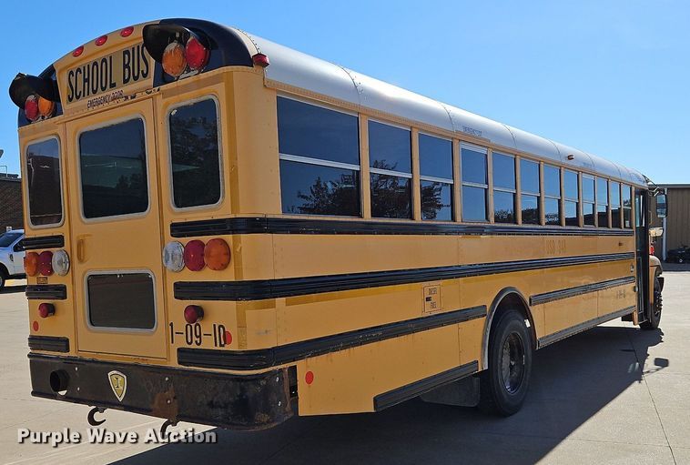 image for item DN7052 2010 IC PB10500  school bus