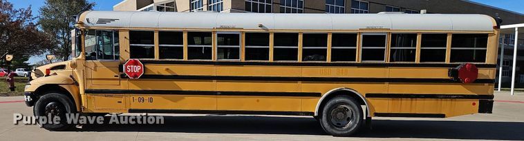 image for item DN7052 2010 IC PB10500  school bus