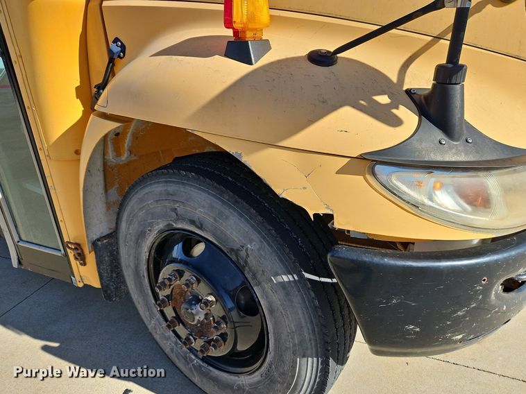 image for item DN7052 2010 IC PB10500  school bus